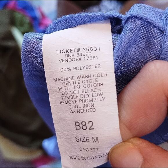 Vintage | Satin Embossed Long Sleeve Button Up Shirt Medium - Picture 7 of 8